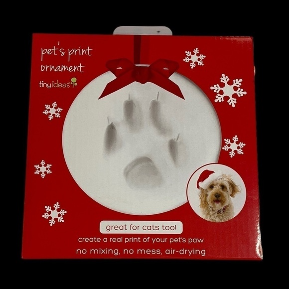 Pet Holiday Ornament, Christmas Pet Keepsake, Dog Ornament or Cat Ornament - Picture 1 of 4